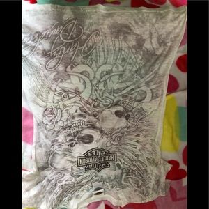 Gray skull Harley shirt